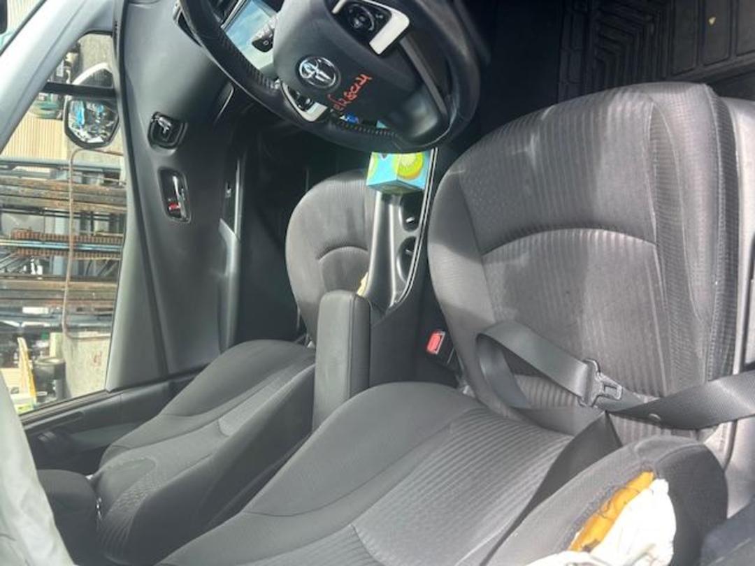 Photo '12' of Toyota Prius Hybrid