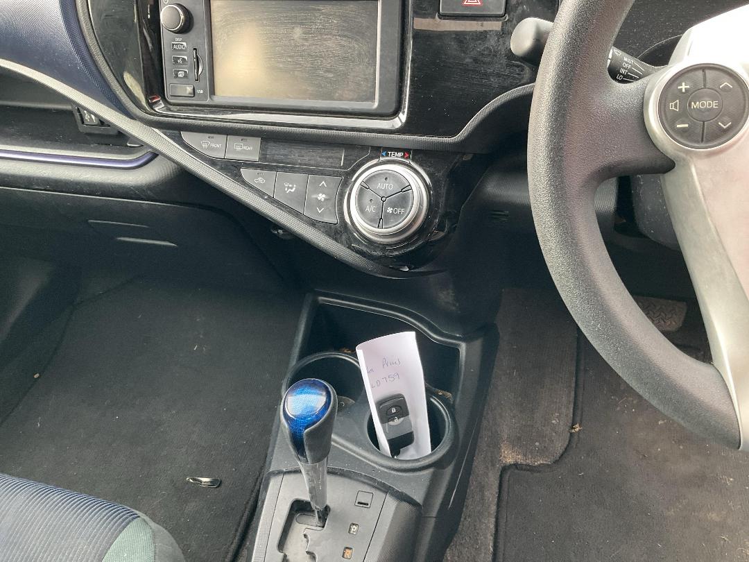 Photo '8' of Toyota Prius C GX