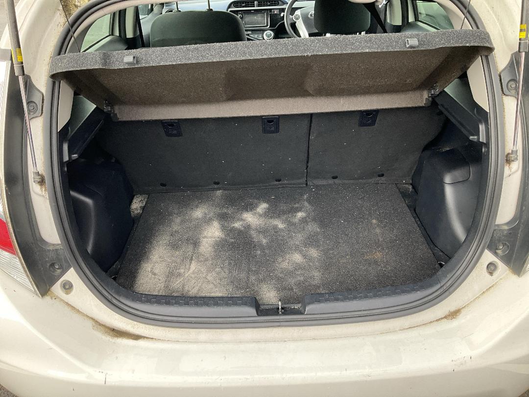 Photo '12' of Toyota Prius C GX