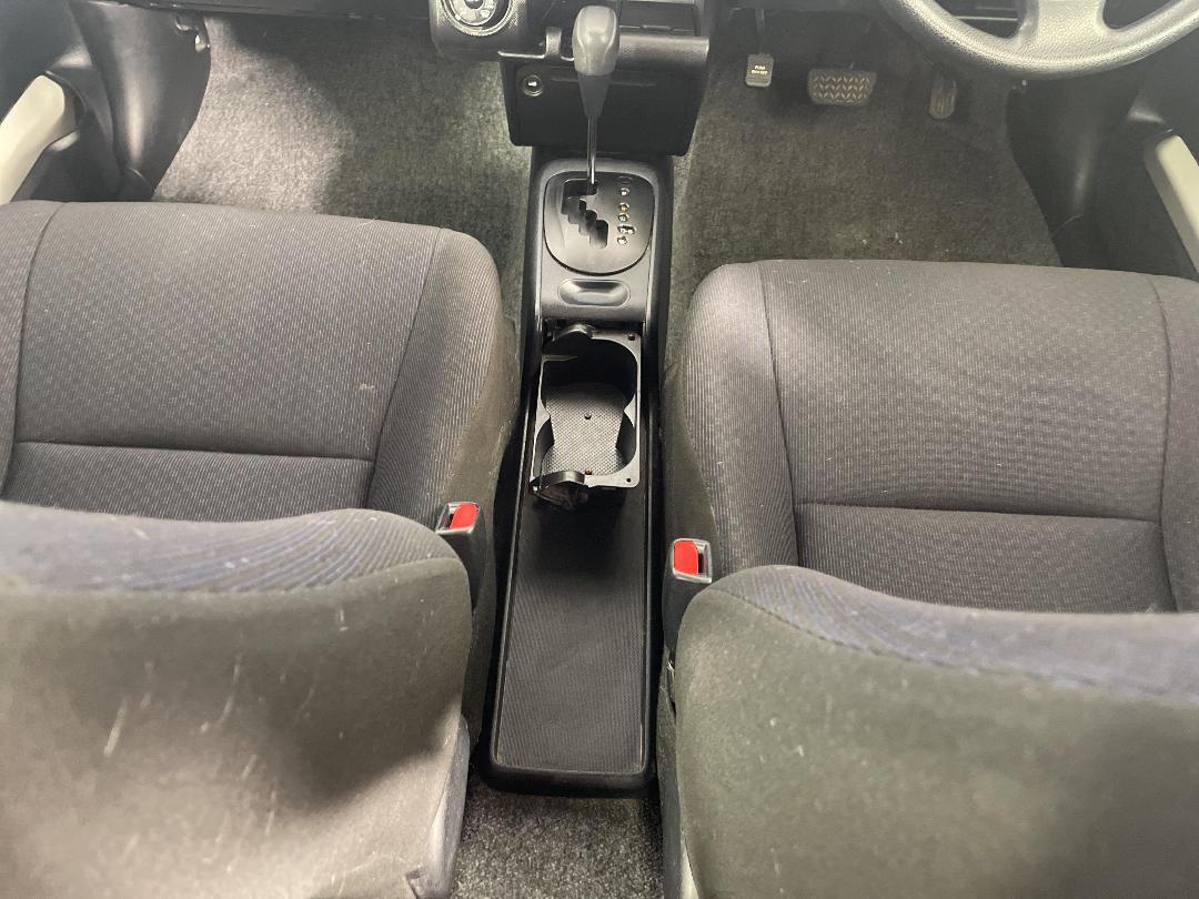 Photo '18' of Toyota Probox Photo '18' of Toyota Probox