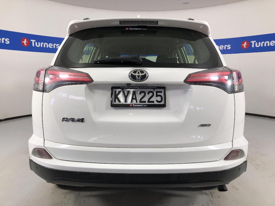 Photo '6' of Toyota Rav4