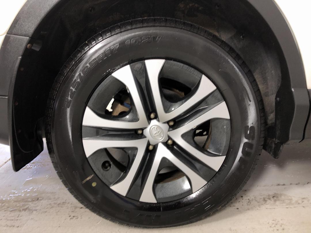 Photo '12' of Toyota Rav4