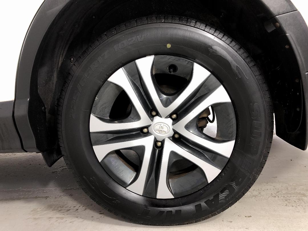 Photo '11' of Toyota Rav4