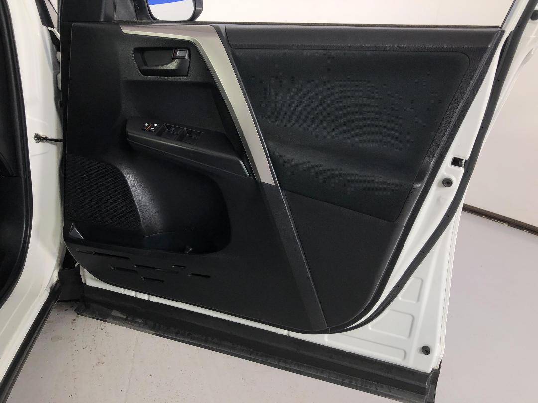 Photo '15' of Toyota Rav4