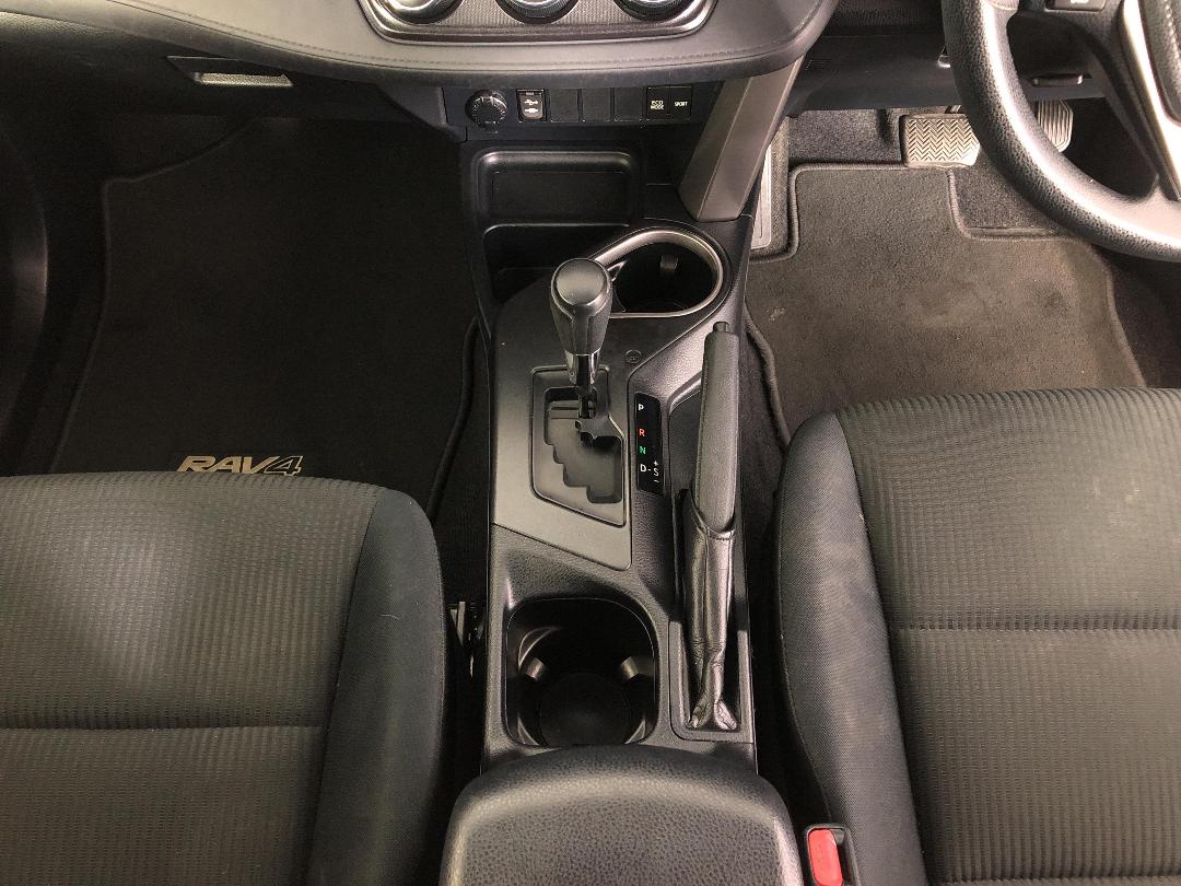 Photo '18' of Toyota Rav4