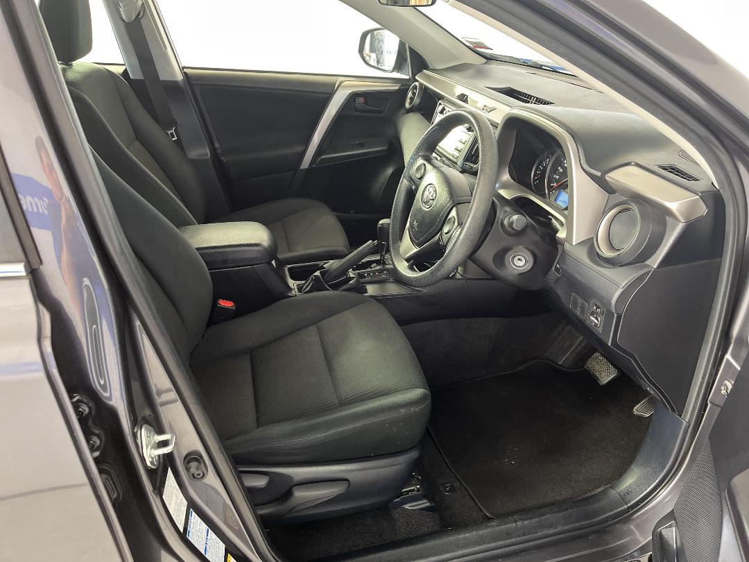 Photo '16' of Toyota Rav4 Photo '16' of Toyota Rav4