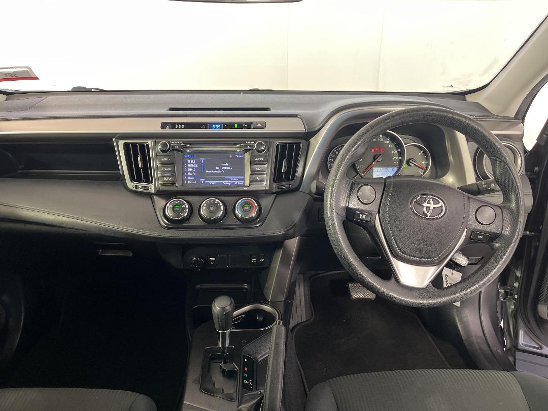 Photo '17' of Toyota Rav4 Photo '17' of Toyota Rav4