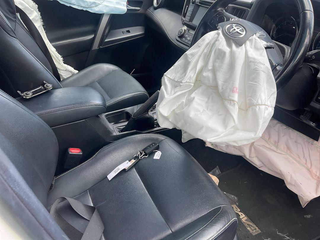 Photo '11' of Toyota Rav4 LTD SUV Photo '11' of Toyota Rav4 LTD SUV