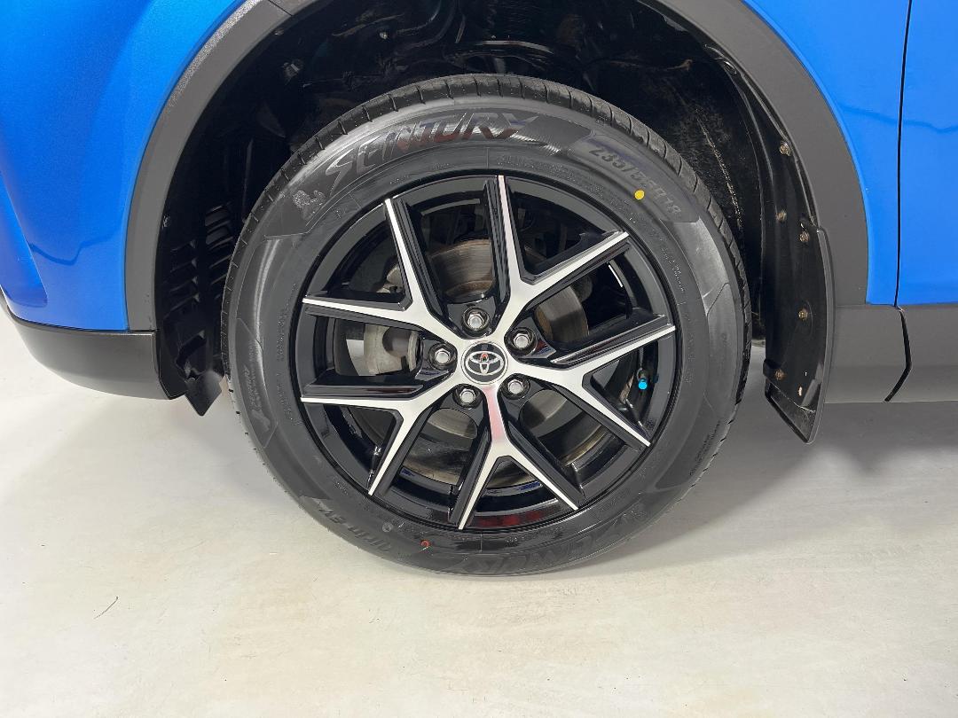 Photo '10' of Toyota Rav4