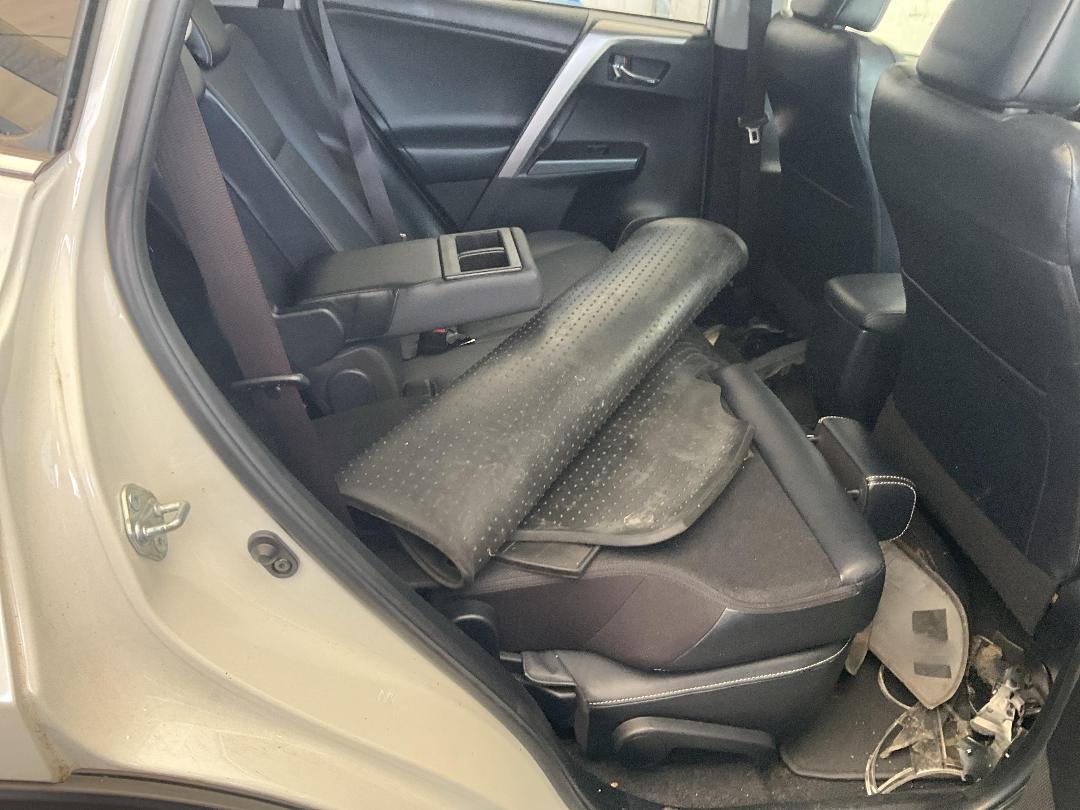 Photo '6' of Toyota Rav4 LTD SUV Photo '6' of Toyota Rav4 LTD SUV