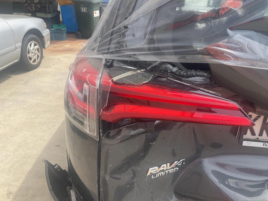 Photo '19' of Toyota Rav4 LTD SUV