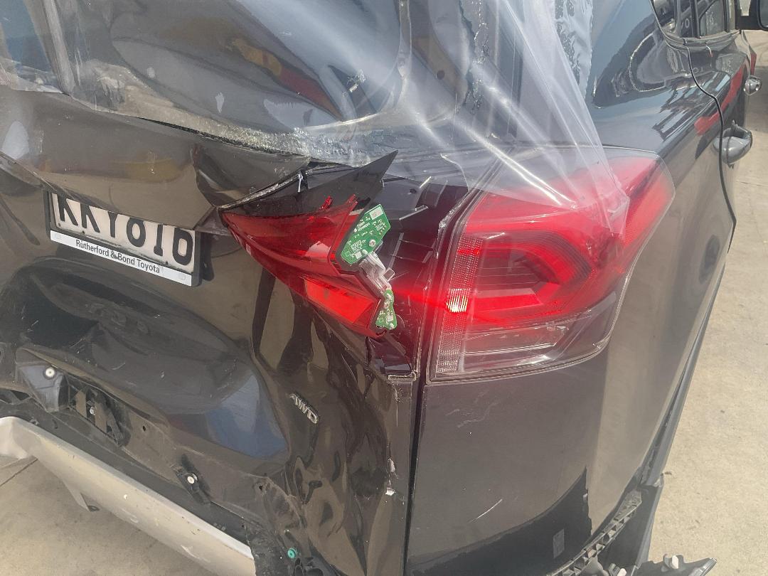 Photo '23' of Toyota Rav4 LTD SUV