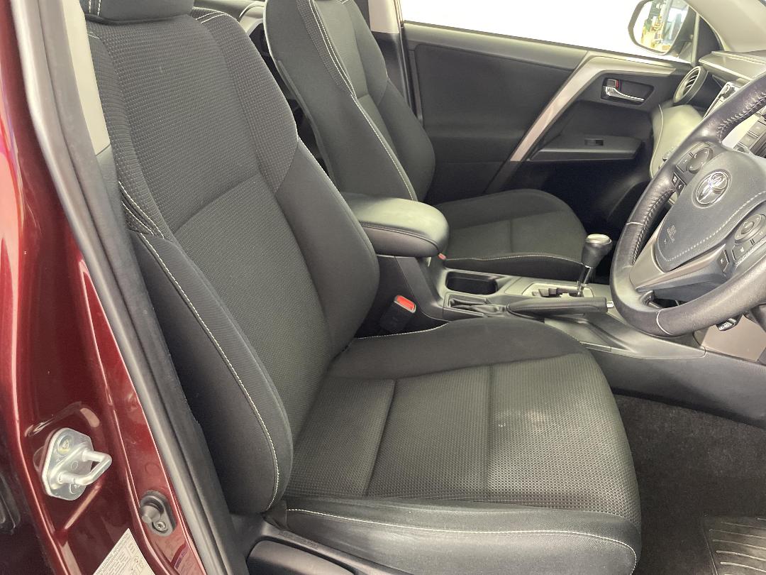 Photo '16' of Toyota Rav4 Photo '16' of Toyota Rav4