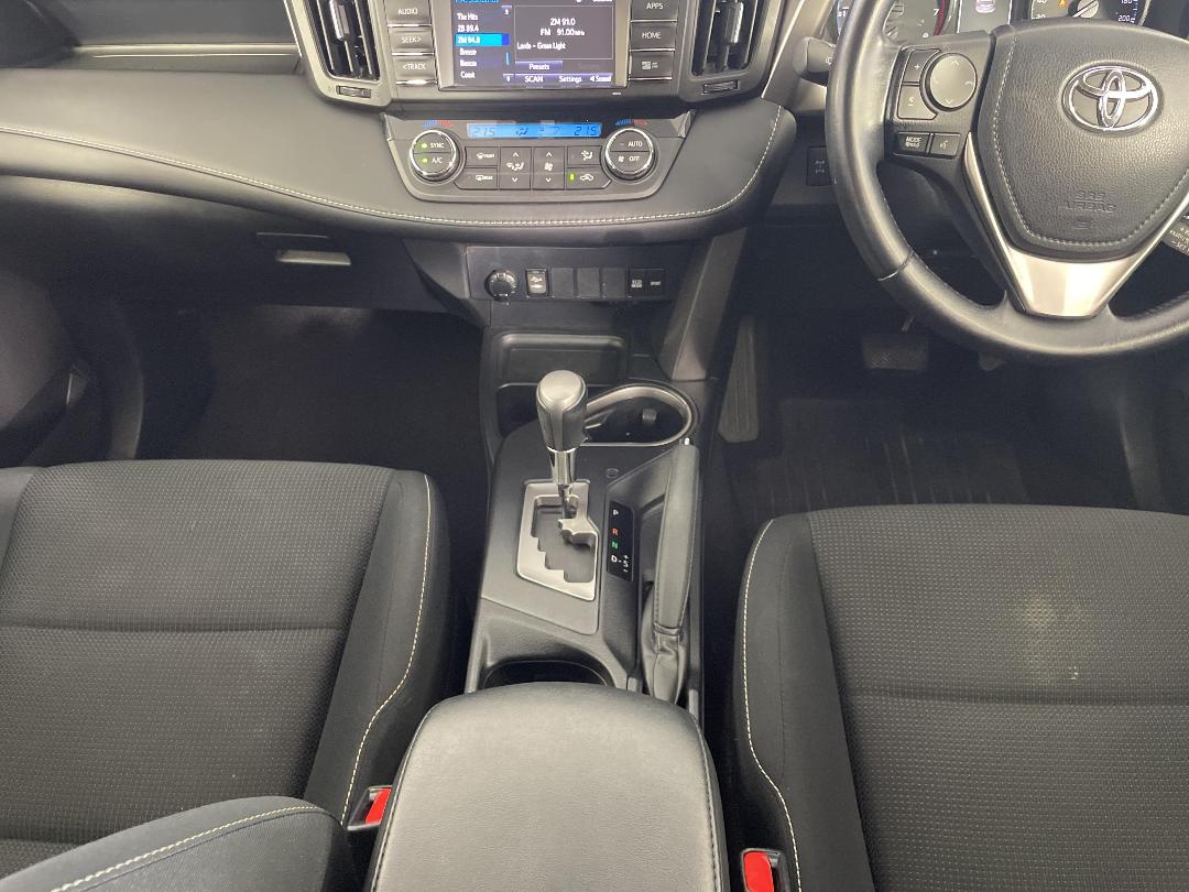 Photo '18' of Toyota Rav4 Photo '18' of Toyota Rav4