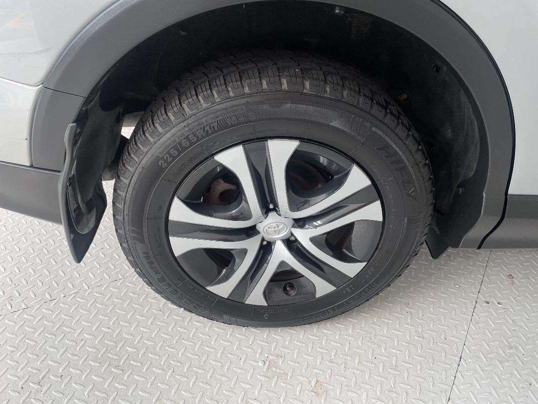 Photo '12' of Toyota Rav4