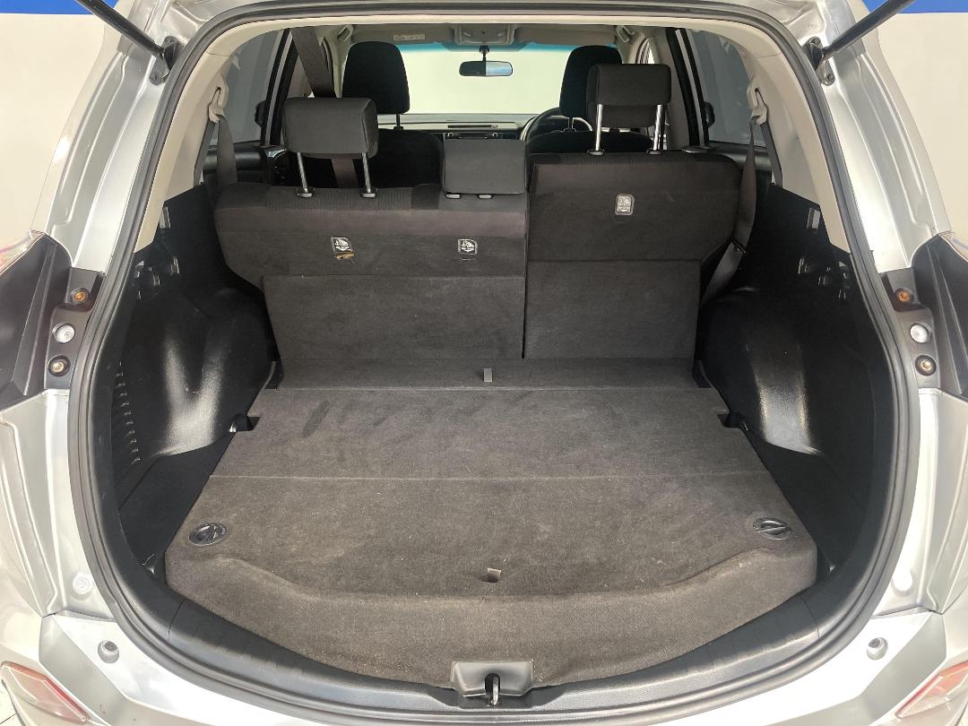 Photo '14' of Toyota Rav4