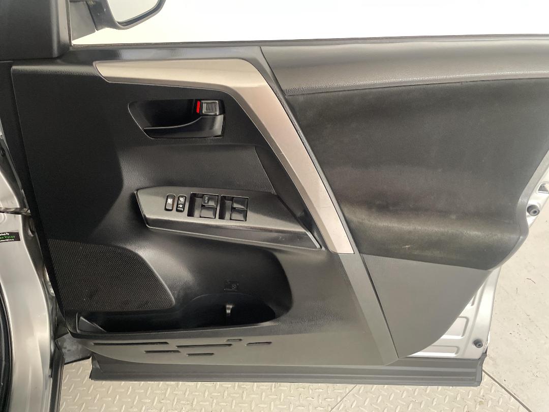 Photo '15' of Toyota Rav4