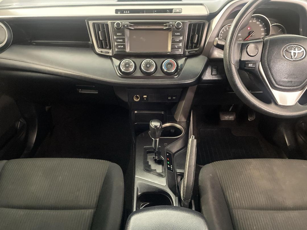 Photo '18' of Toyota Rav4