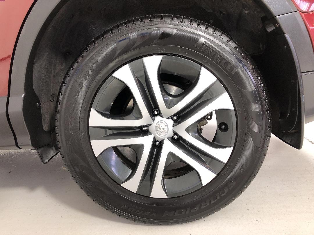 Photo '11' of Toyota Rav4