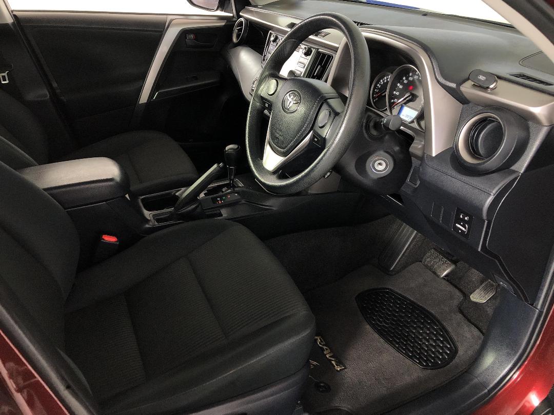 Photo '16' of Toyota Rav4