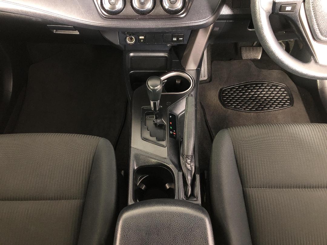 Photo '18' of Toyota Rav4