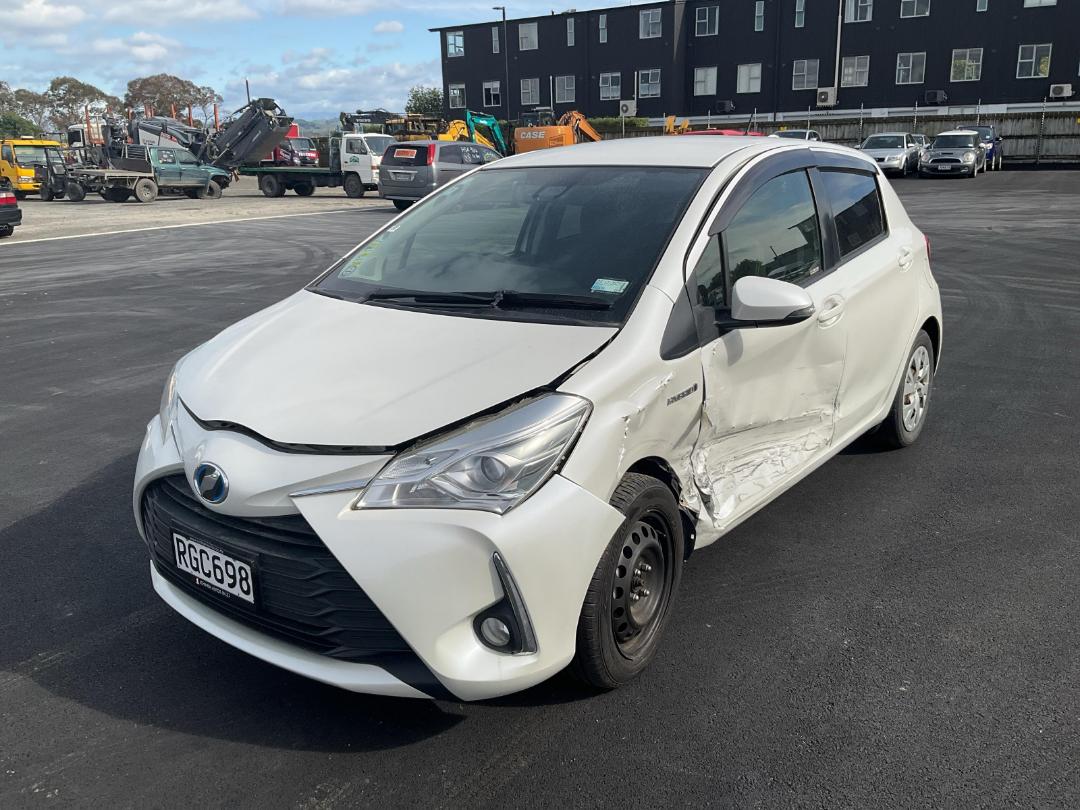 Photo '7' of Toyota Vitz