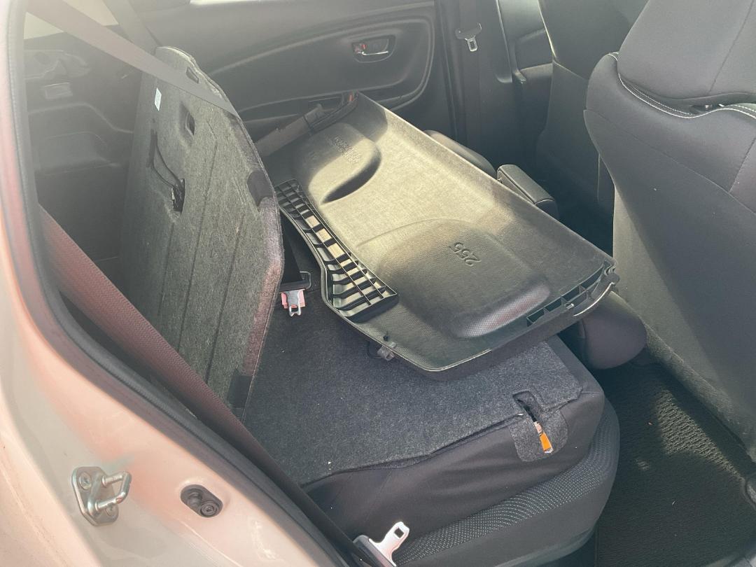 Photo '12' of Toyota Vitz