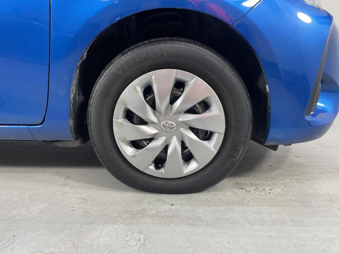 Photo '9' of Toyota Vitz