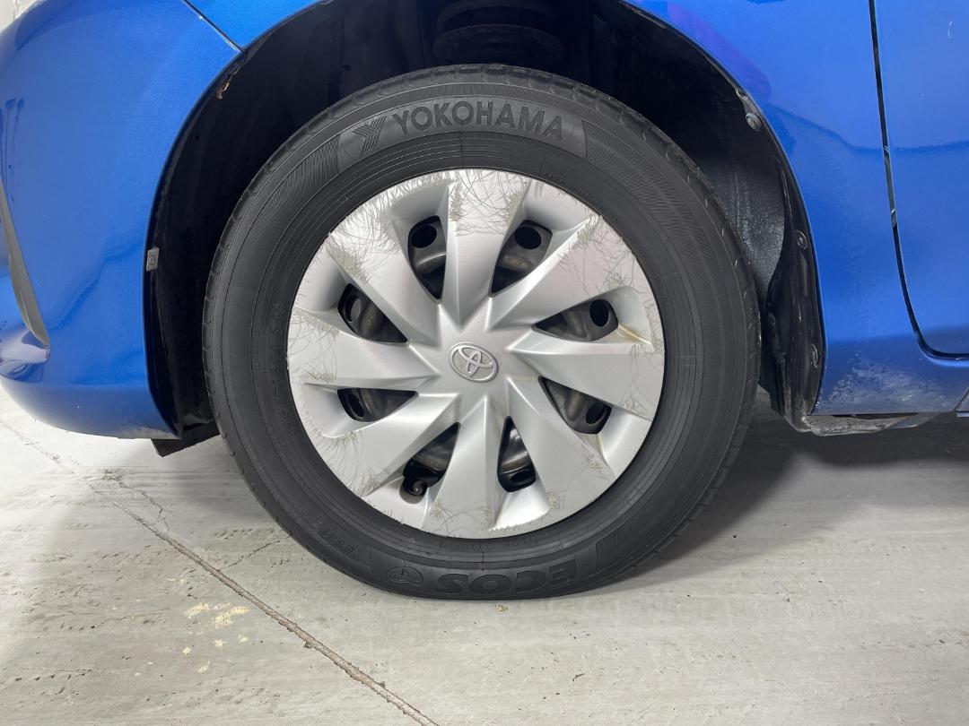 Photo '10' of Toyota Vitz