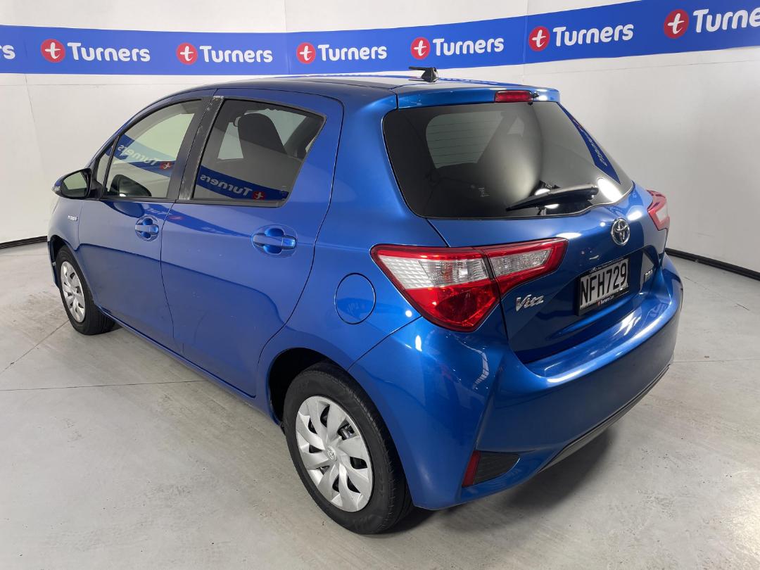 Photo '5' of Toyota Vitz