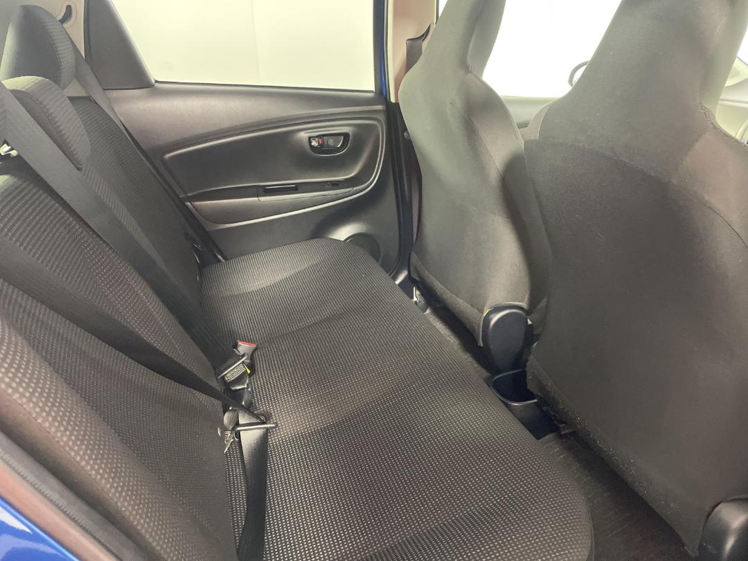 Photo '20' of Toyota Vitz