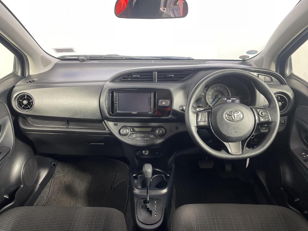 Photo '17' of Toyota Vitz