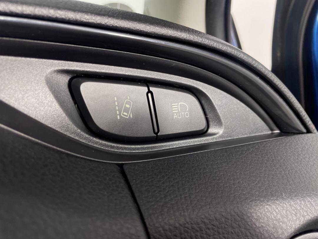 Photo '25' of Toyota Vitz