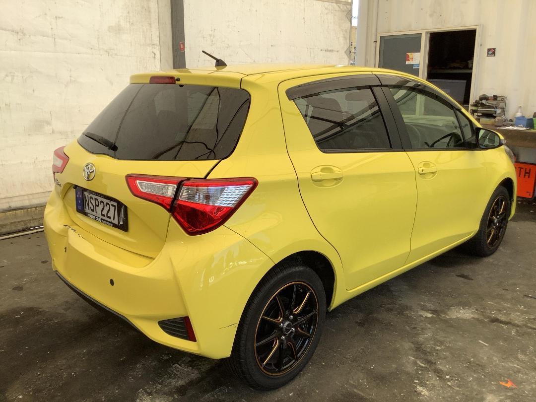 Photo '3' of Toyota Vitz