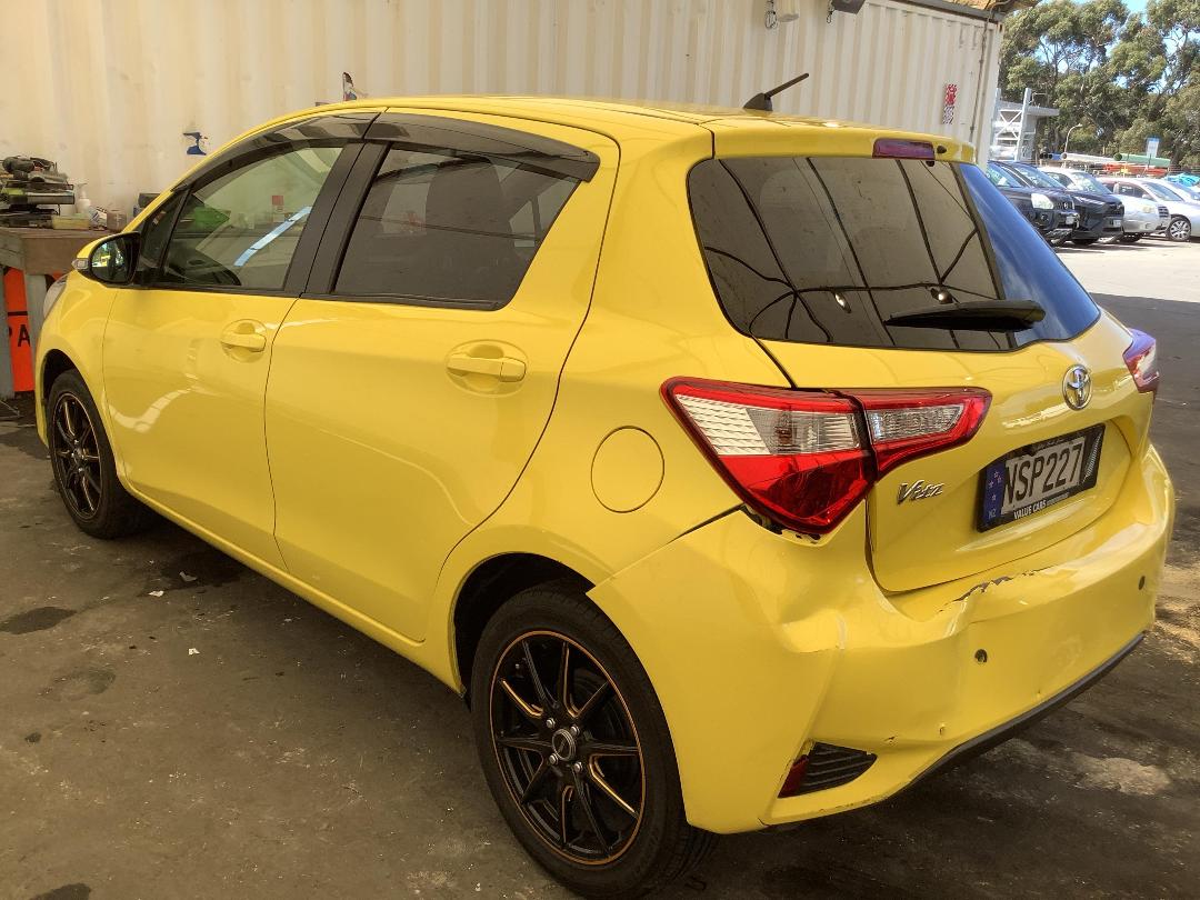 Photo '5' of Toyota Vitz