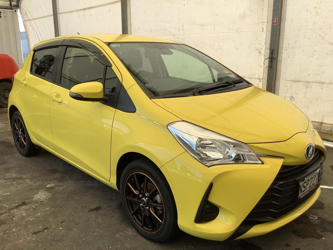 Photo '2' of Toyota Vitz