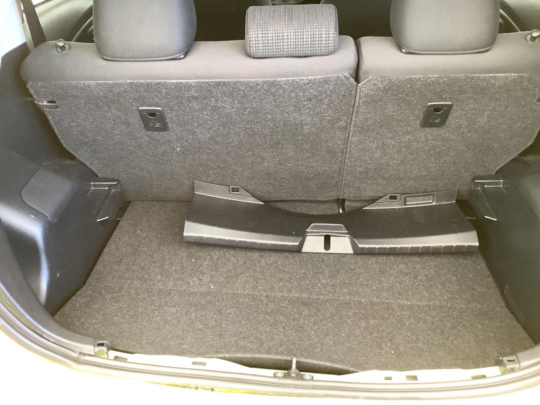 Photo '6' of Toyota Vitz