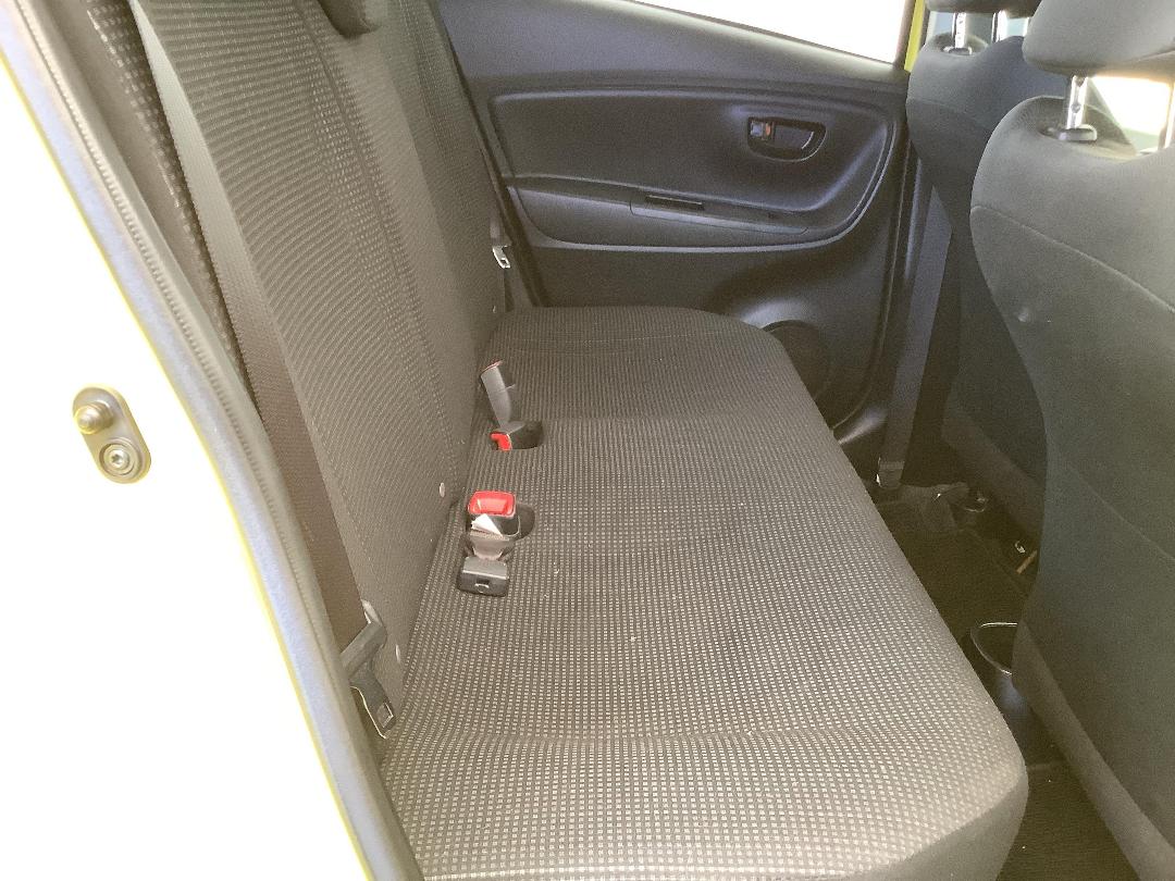 Photo '7' of Toyota Vitz