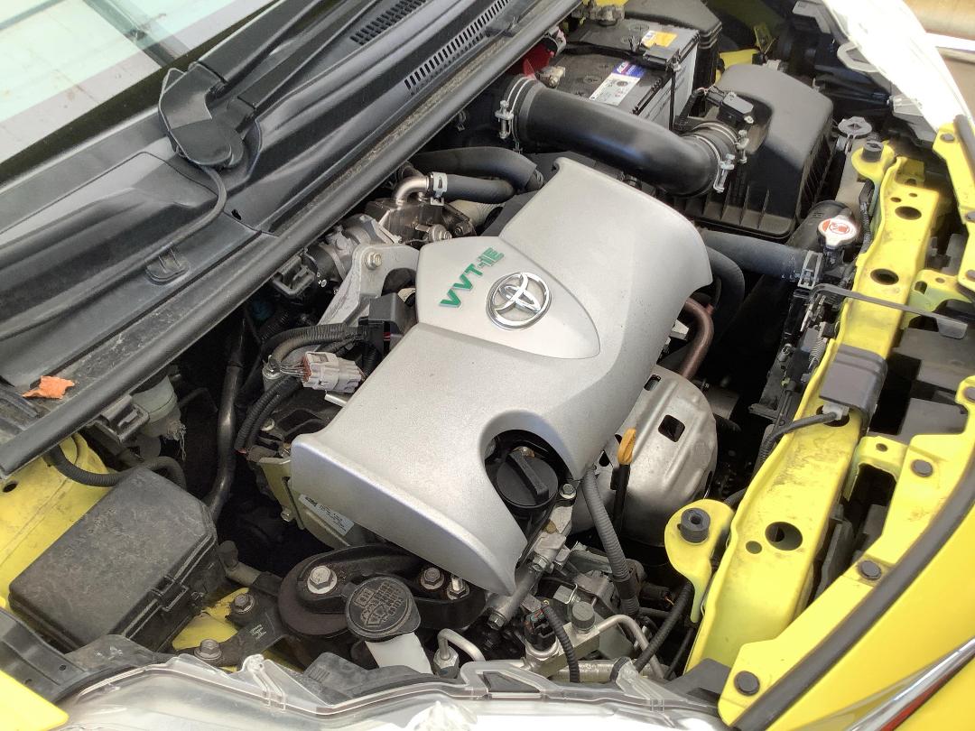 Photo '11' of Toyota Vitz