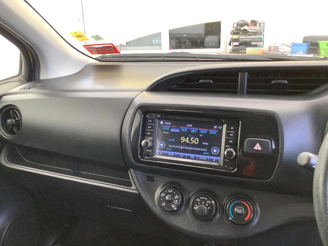 Photo '15' of Toyota Vitz