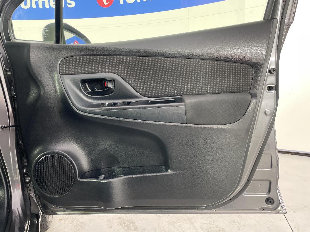 Photo '15' of Toyota Yaris Photo '15' of Toyota Yaris