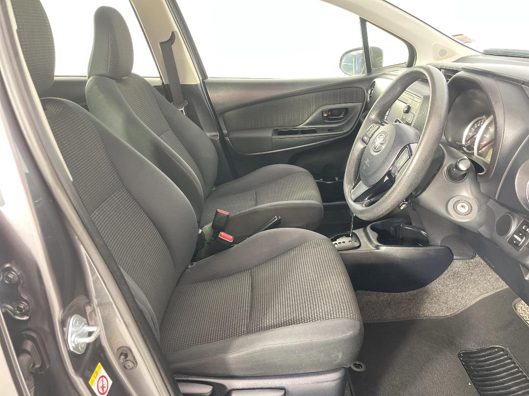 Photo '16' of Toyota Yaris Photo '16' of Toyota Yaris