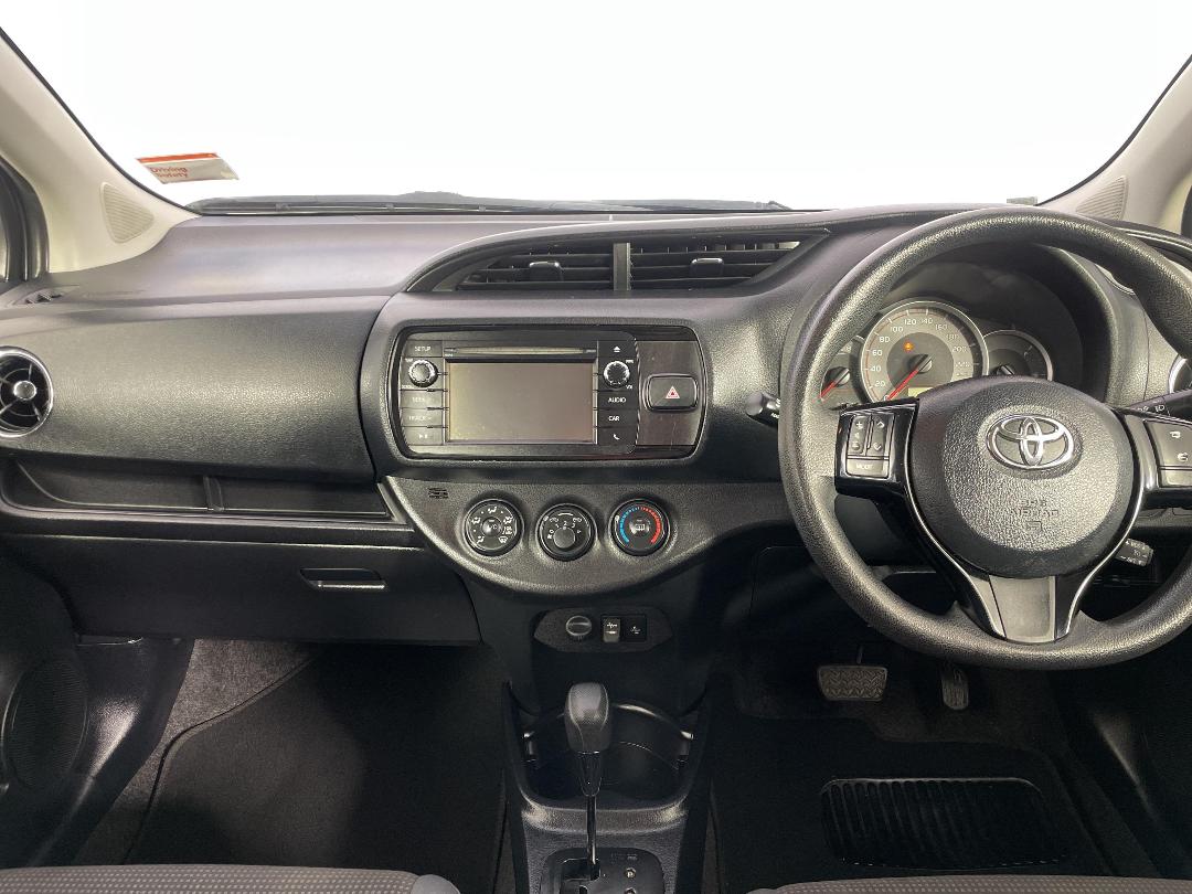 Photo '17' of Toyota Yaris Photo '17' of Toyota Yaris