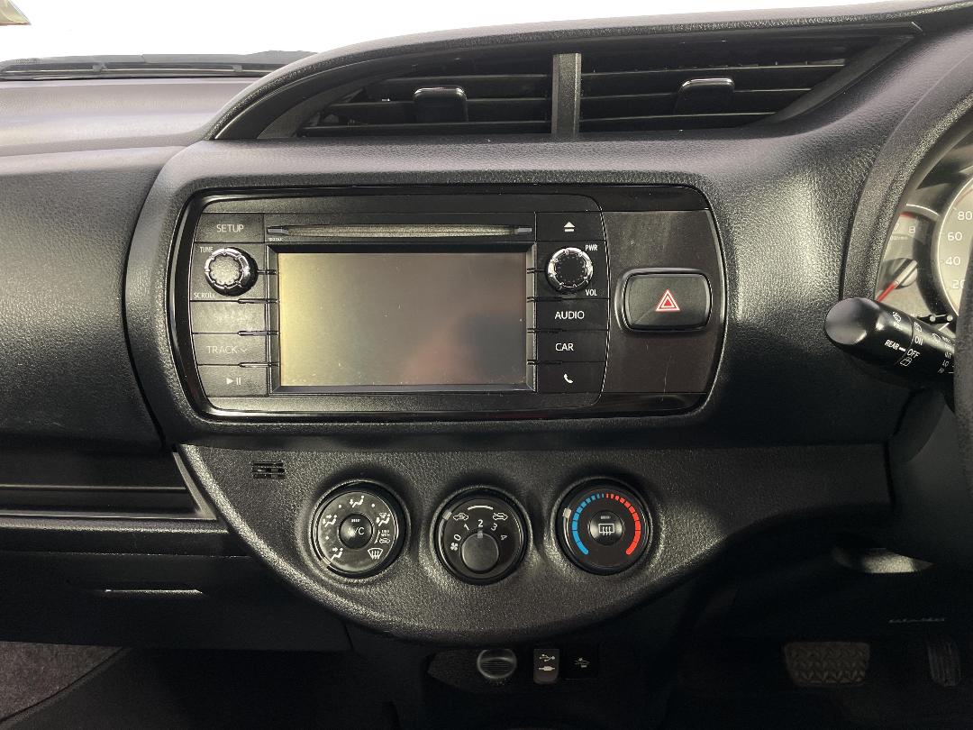 Photo '18' of Toyota Yaris Photo '18' of Toyota Yaris