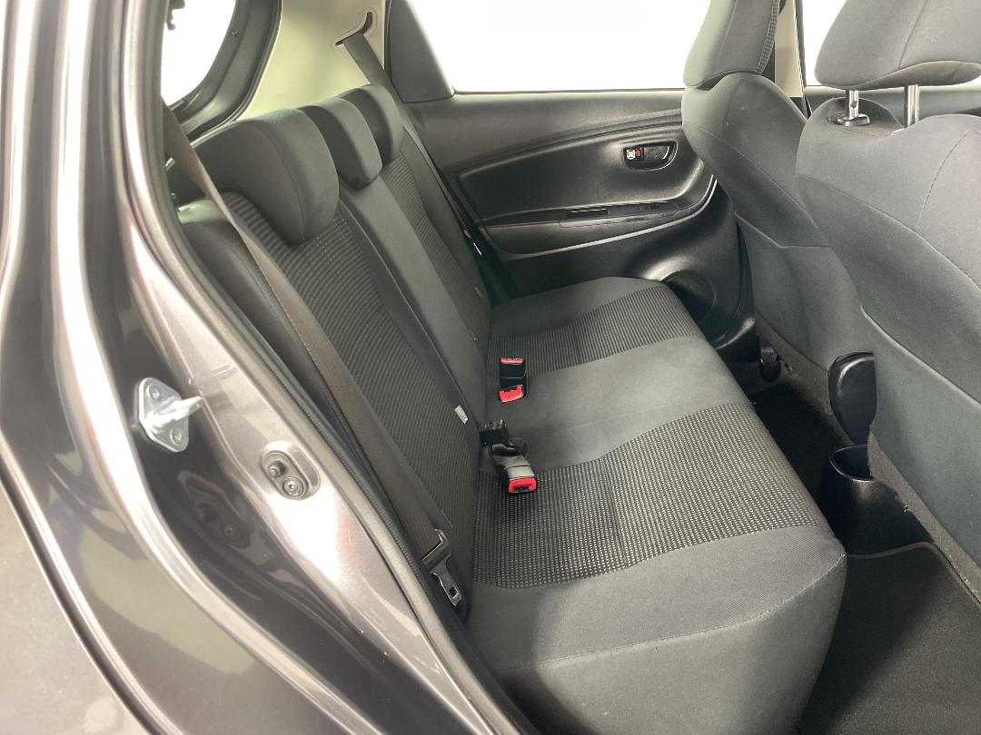 Photo '20' of Toyota Yaris Photo '20' of Toyota Yaris