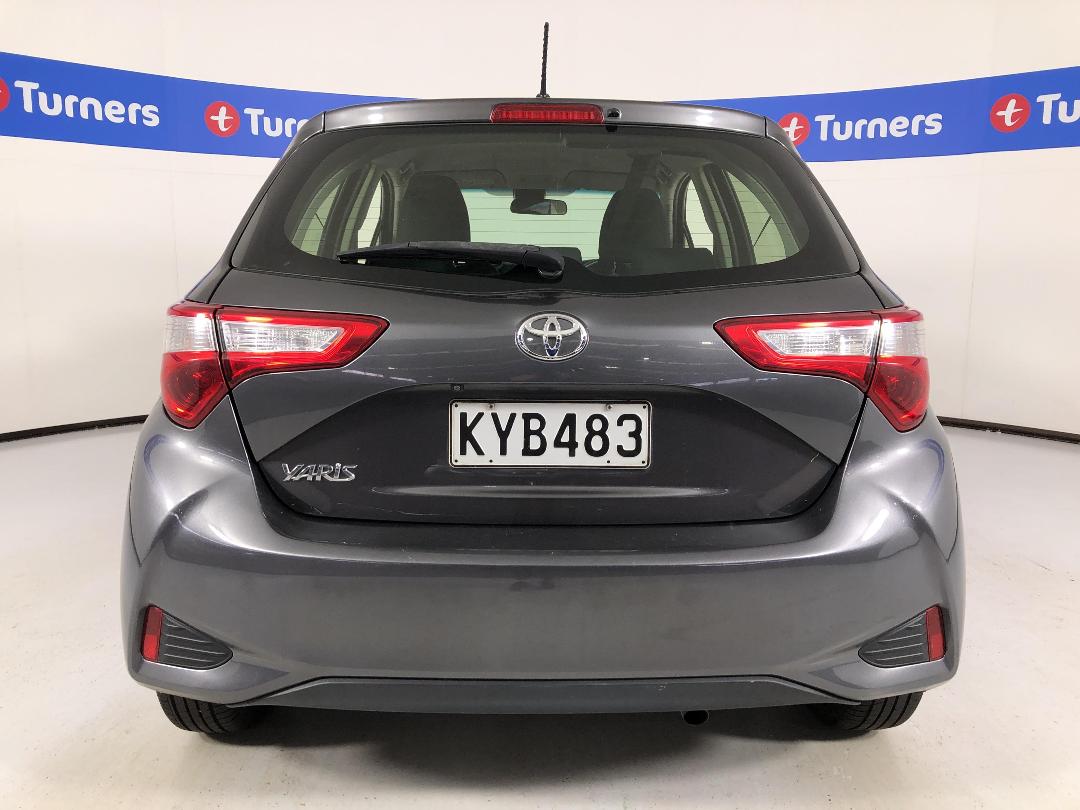 Photo '6' of Toyota Yaris