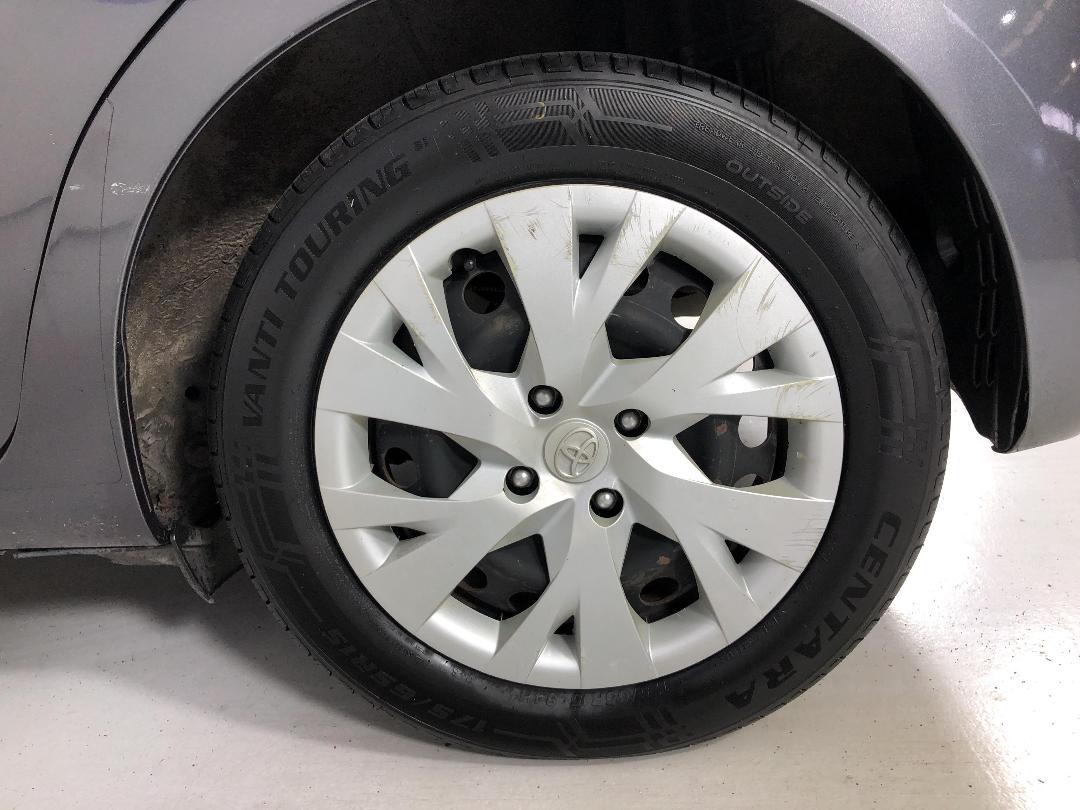 Photo '11' of Toyota Yaris