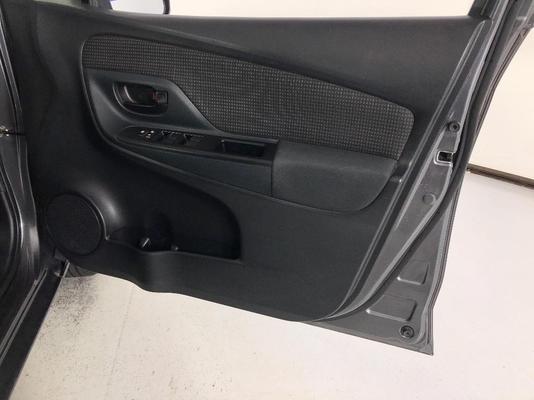 Photo '15' of Toyota Yaris