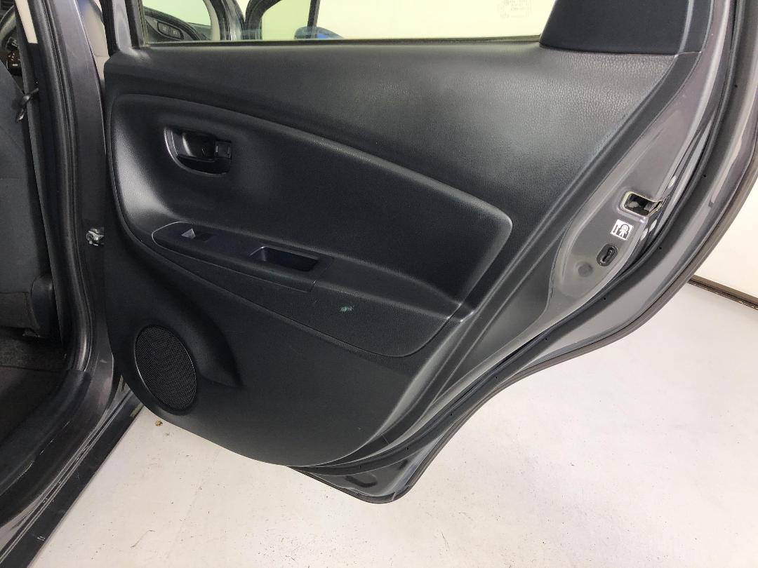 Photo '19' of Toyota Yaris