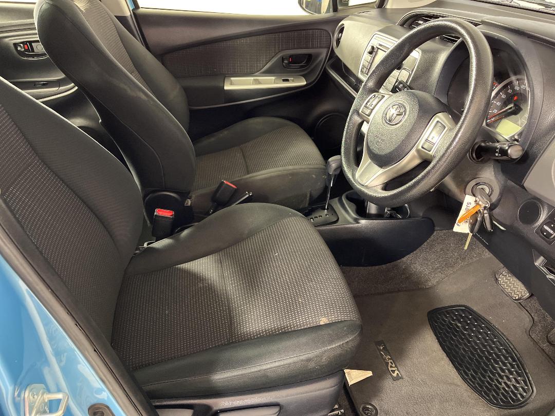 Photo '16' of Toyota Yaris Photo '16' of Toyota Yaris